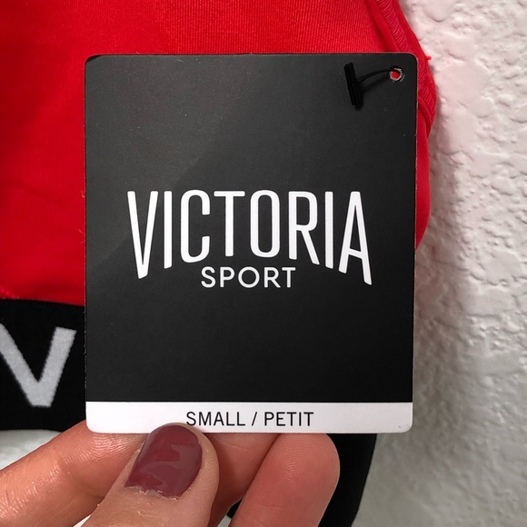 Victoria Sport Bra, size small petite, red - Picture 3 of 4